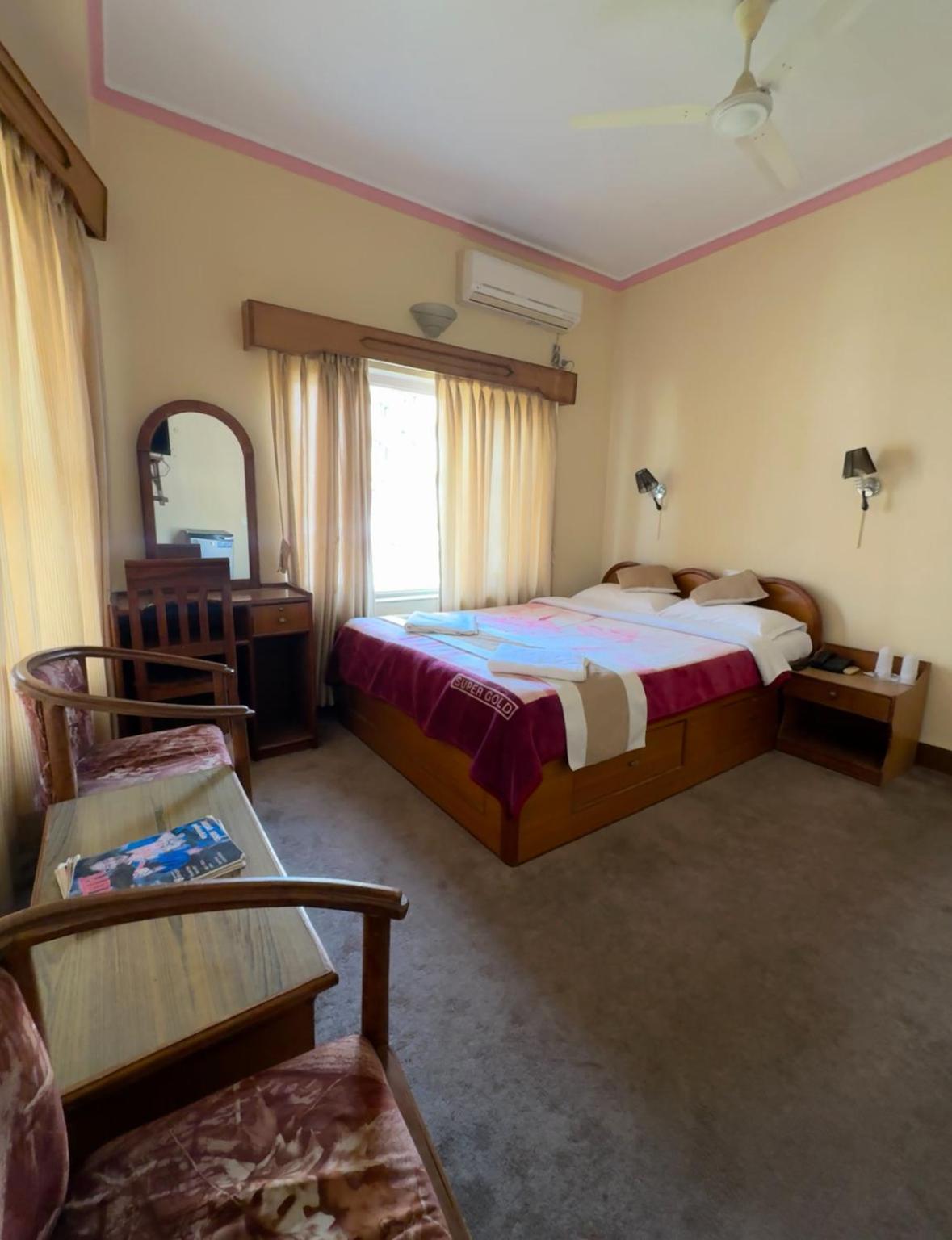Green Tara Hotel Pokhara Zewnętrze zdjęcie