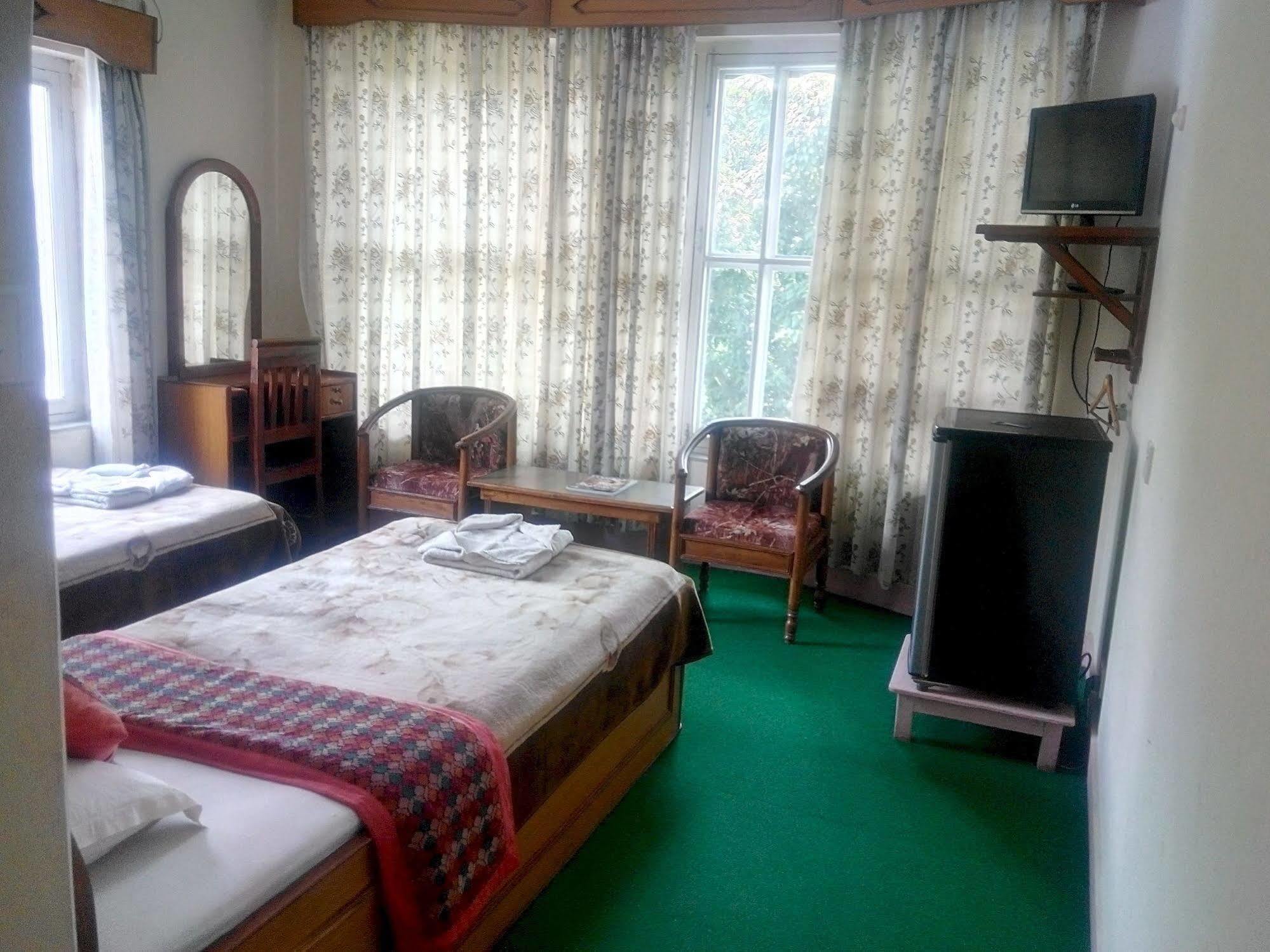 Green Tara Hotel Pokhara Zewnętrze zdjęcie