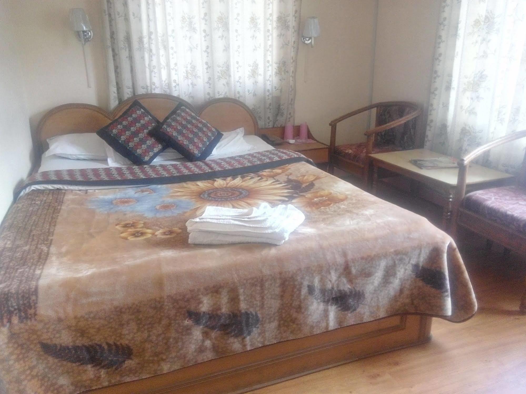 Green Tara Hotel Pokhara Zewnętrze zdjęcie