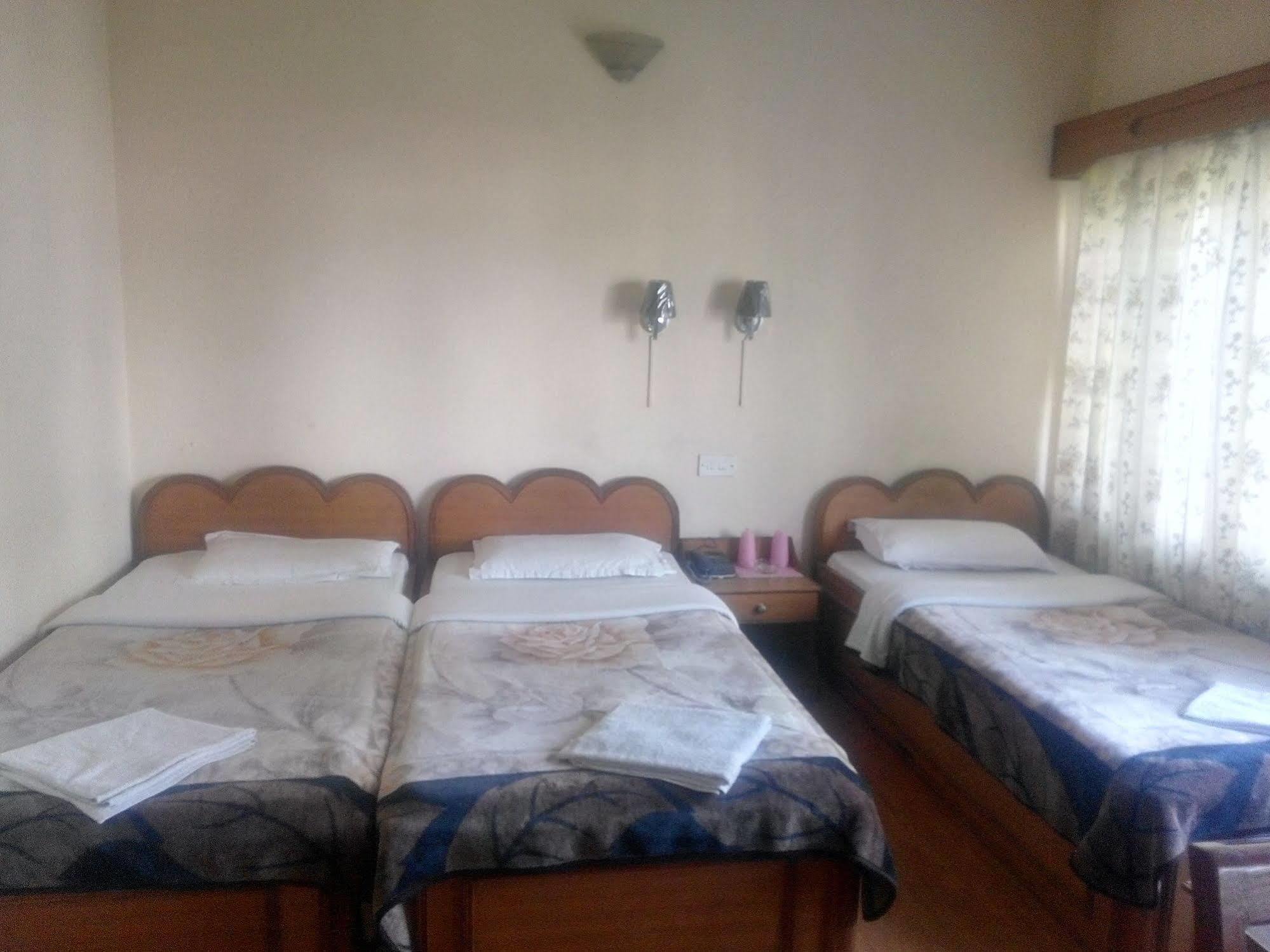 Green Tara Hotel Pokhara Zewnętrze zdjęcie