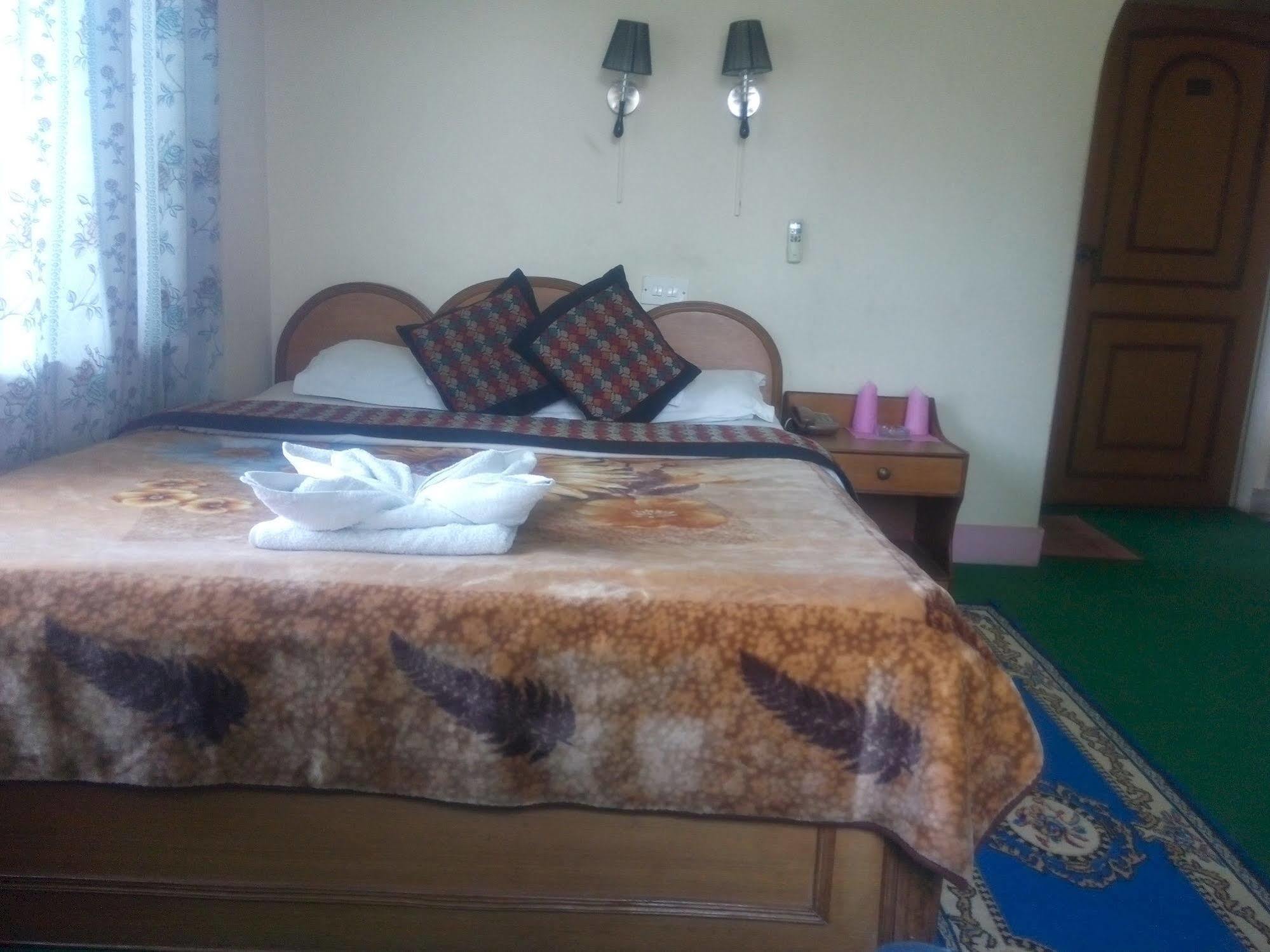 Green Tara Hotel Pokhara Zewnętrze zdjęcie